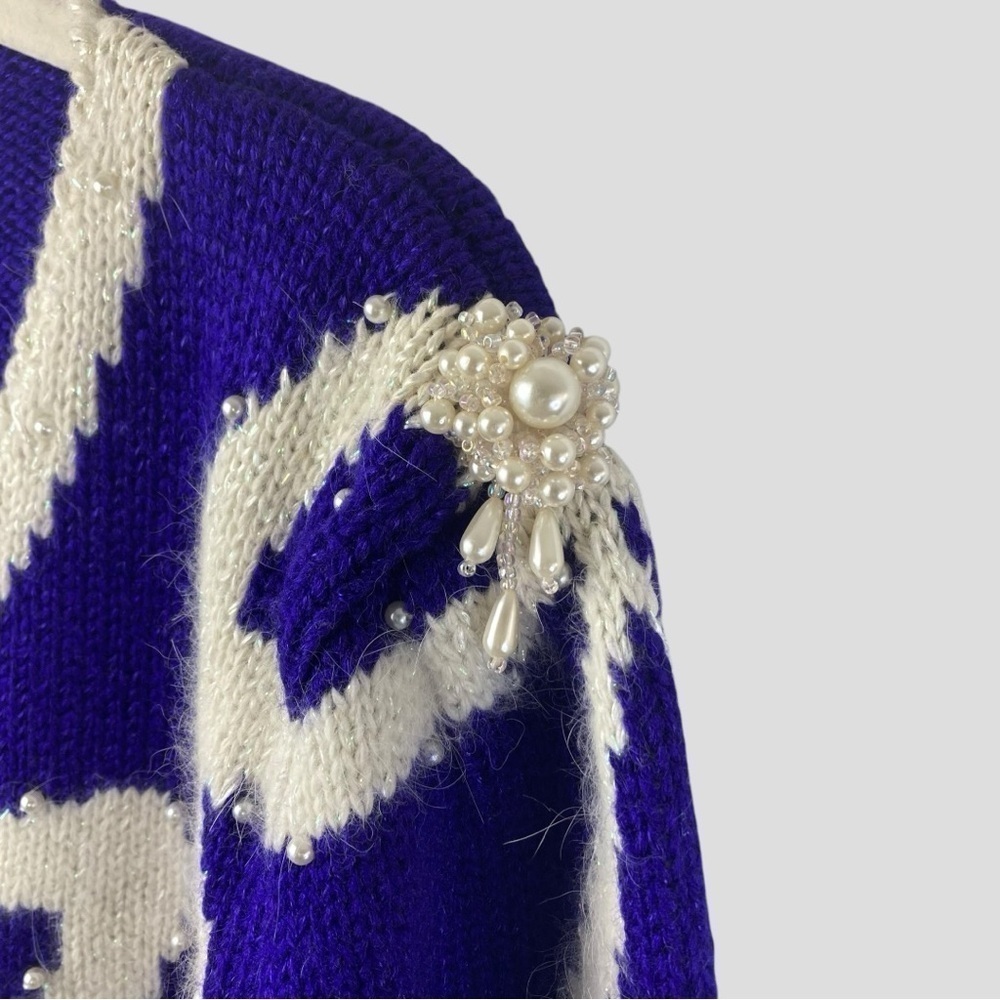 Jacklyn Smith Women’s Very ‘Ugly’ Christmas Sweater With Perls & Brooches Sz. L - Picture 6 of 15